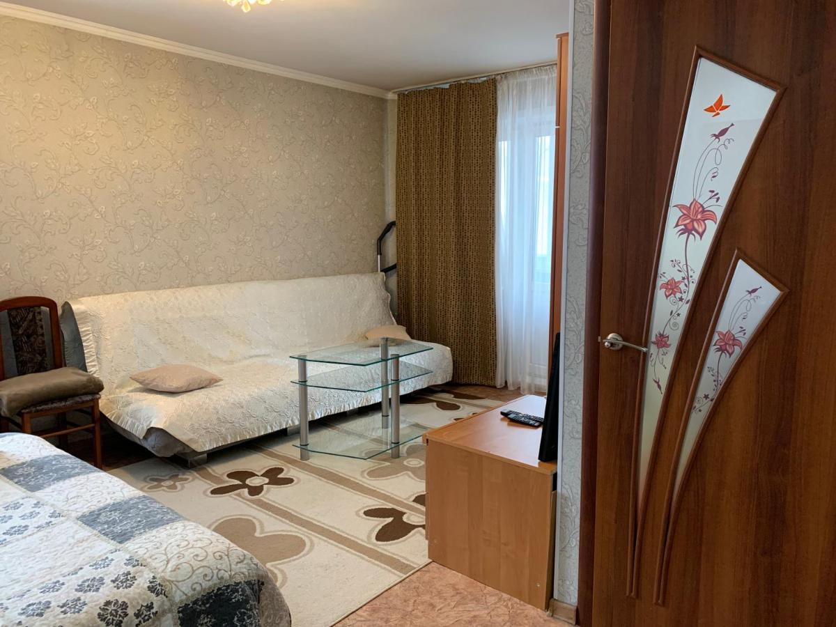Уютная Квартира В Центре По Ул Гоголя Karagandy Eksteriør bilde